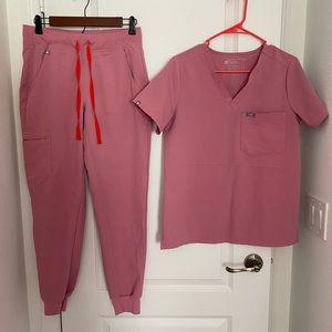 Chalk Pink Figs scrubs set in small